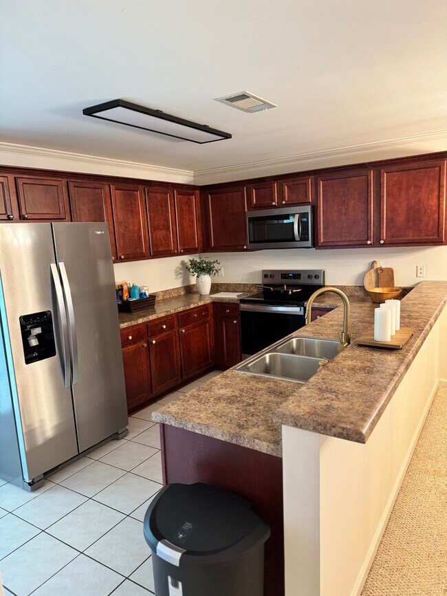 Foto del edificio - 529 Versailles Blvd