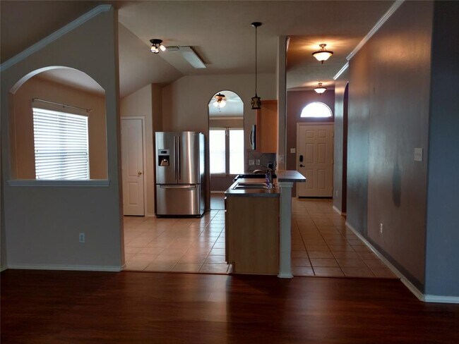 Building Photo - 9927 Driftwood Park Dr