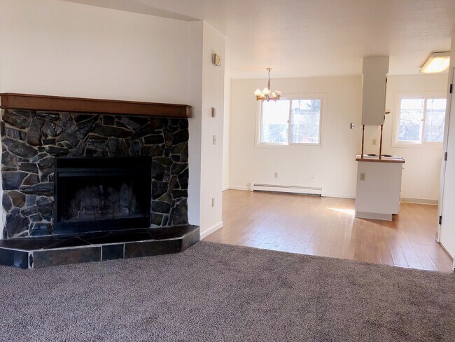 Building Photo - 1103 Broaddus St