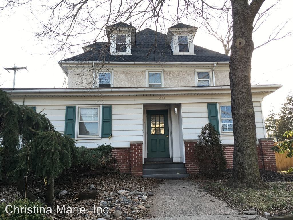 Primary Photo - 234 S Main St