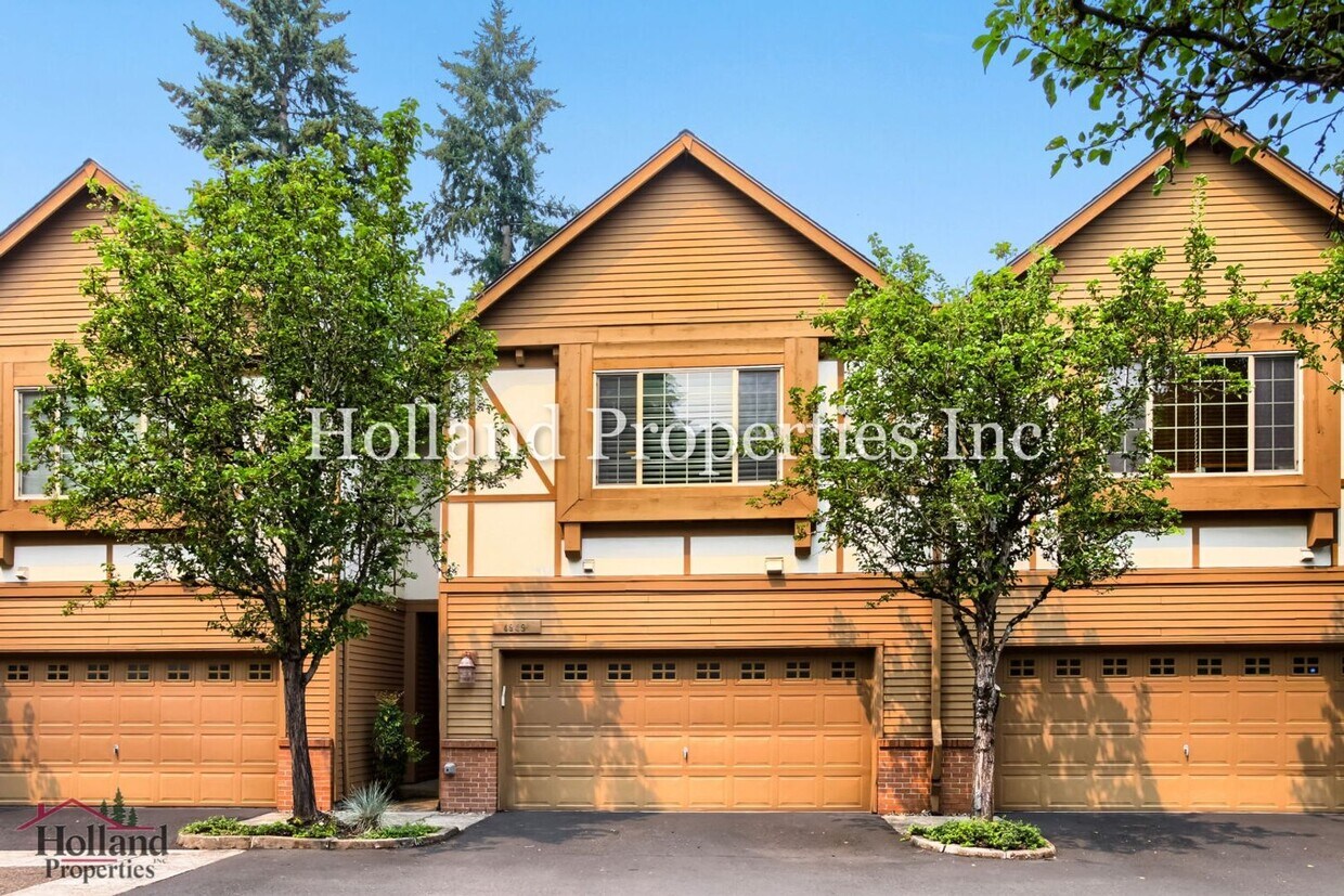 Luxury Meets Comfort in Desirable Beaverton | Spacious 3-Bedroom Home - Luxury Meets Comfort in Desirable Beaverton | Spacious 3-Bedroom Home