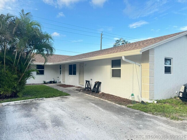 Building Photo - 4683 Hairland Dr
