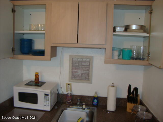 Building Photo - 211 Circle Dr