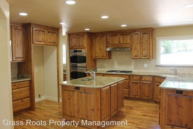 Building Photo - 15066 Chattering Pines Rd