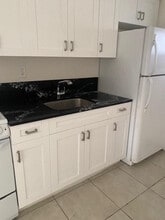 Building Photo - 6032 Pierce St