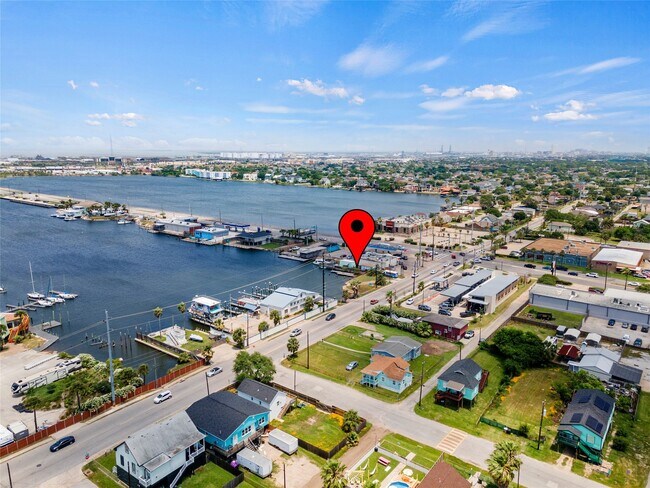 Foto del edificio - 6104 Heards Ln