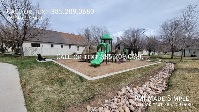Building Photo - 3042 E Somerset Dr