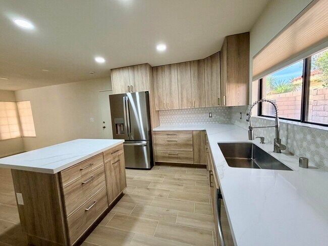 Foto del edificio - 1496 E Luna Way