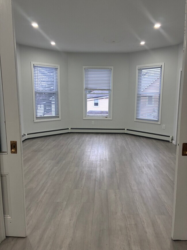 master bedroom - 49 Dukes St