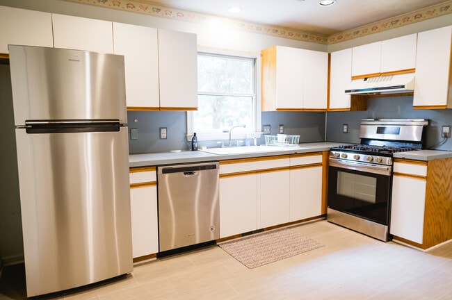Kitchen - 59 Fawn Ct
