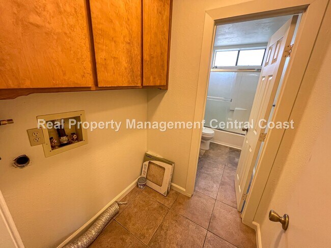Foto del edificio - LEASE PENDING - Apartment Near Downtown Atascadero - 2 Bed / 1 Bath