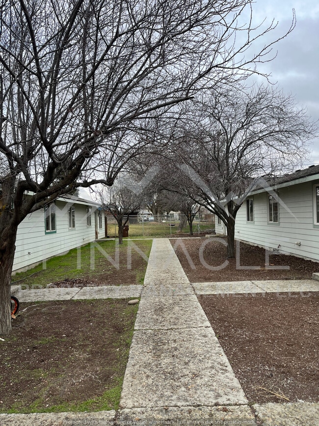 Foto del edificio - Castlevale Apartments