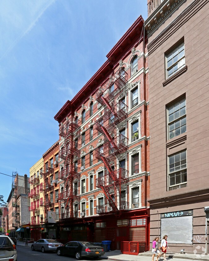 Primary Photo - 152 Baxter St