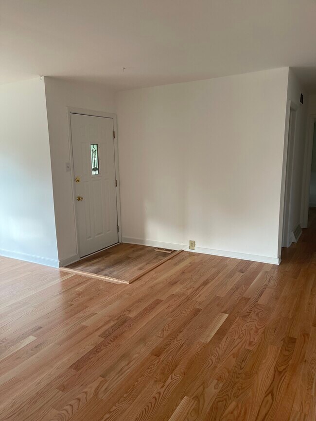 Building Photo - 205 McKinley St