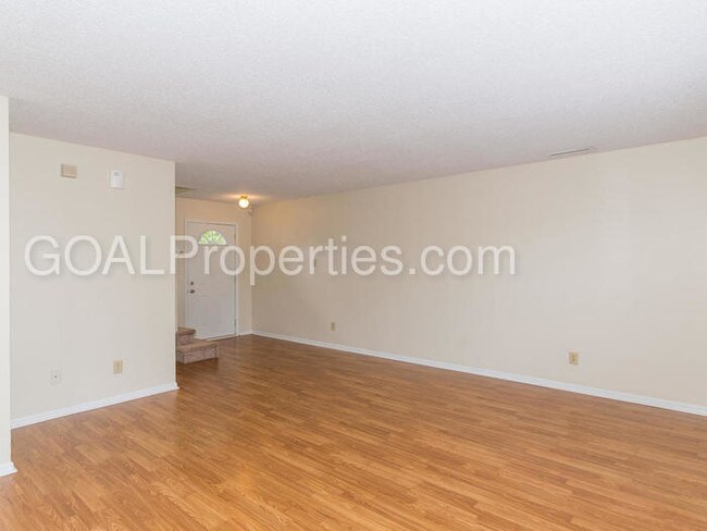 Foto del edificio - 2455 Summerwood Ln