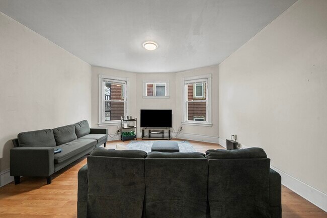 Foto del edificio - 41 Parker Hill Ave