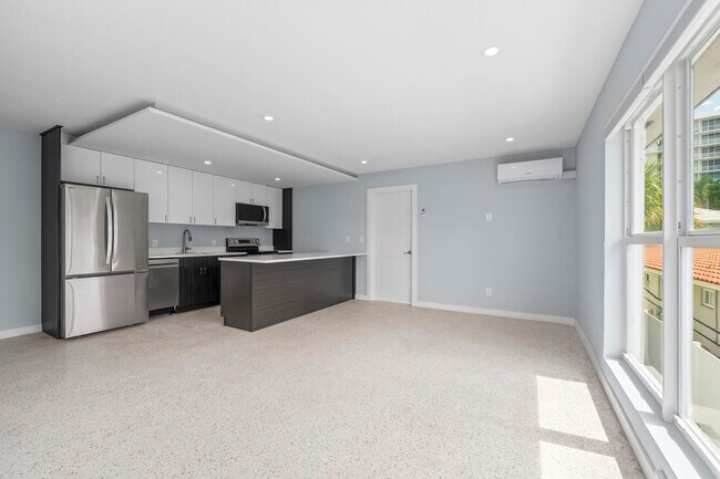 Foto del edificio - 3220 NE 7th Pl