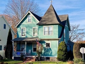 Building Photo - 126 East Ave