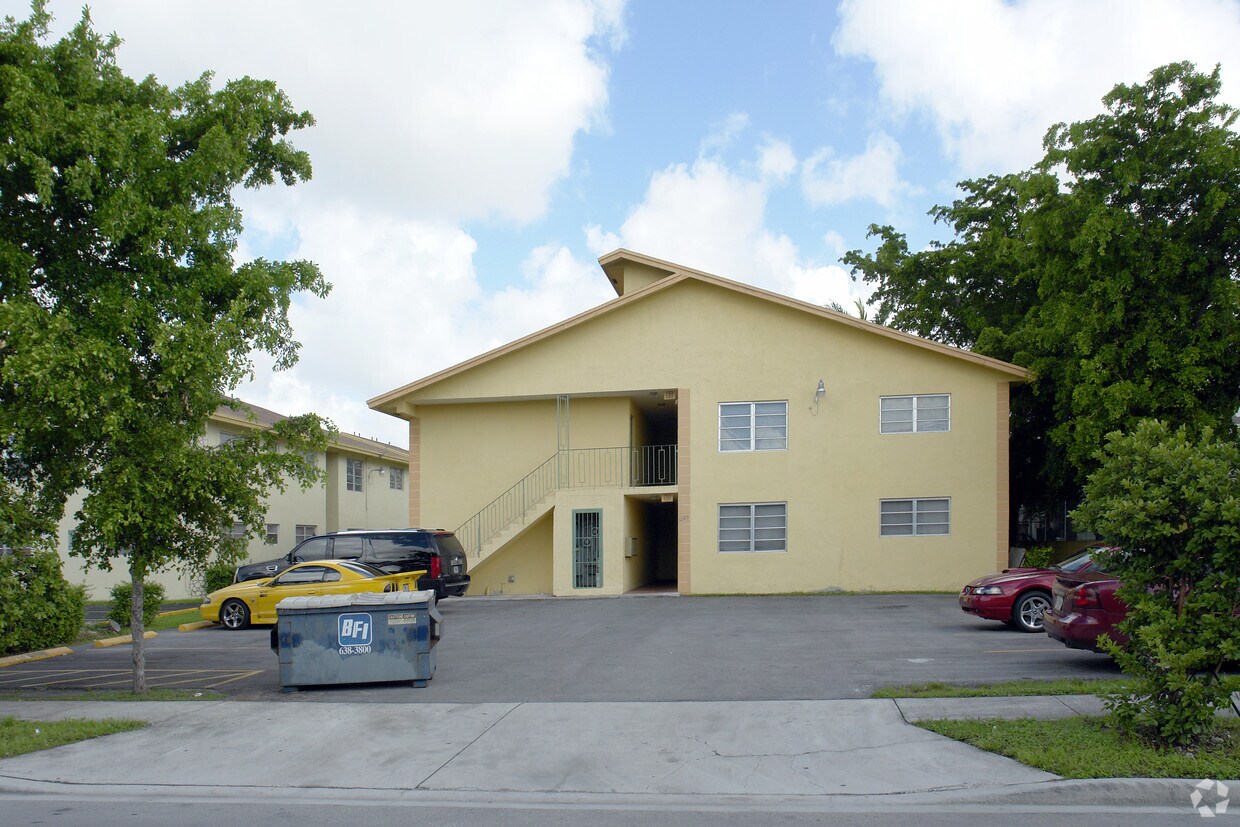 Foto del edificio - 1225 W 36th St