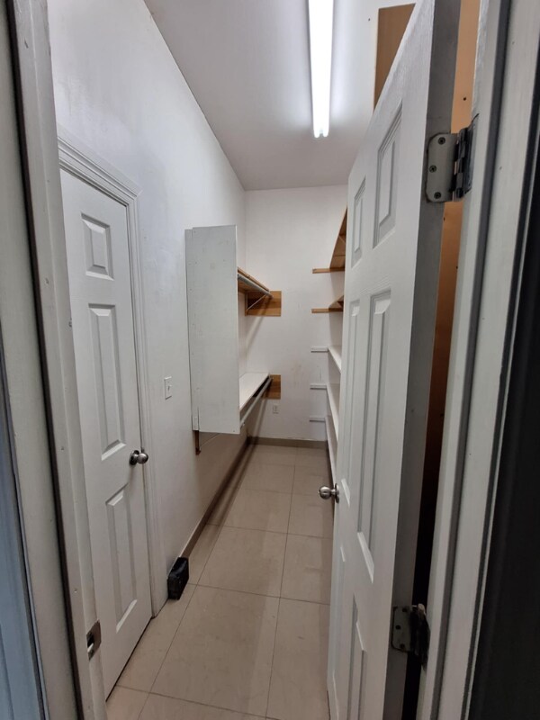 Foto del edificio - 4508 N Mile 4 1/2 W