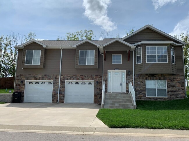 Building Photo - 16654 Holy Cross Ln