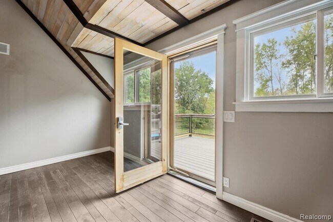 Foto del edificio - 9824 Hidden Acres