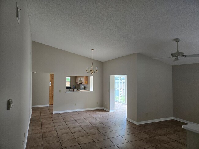 Building Photo - Charming 3-Bedroom, 2-Bath Home in the Hea...