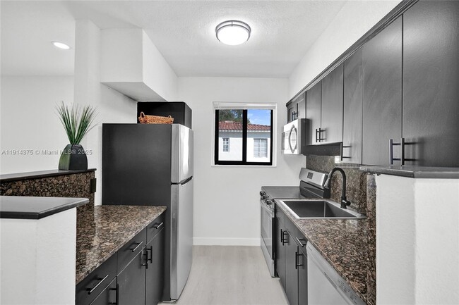 Foto del edificio - 11643 NE 11th Pl