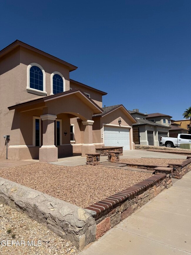 Building Photo - 3737 Tierra Campa Dr