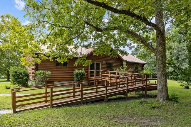 Building Photo - 126 George Jones Rd