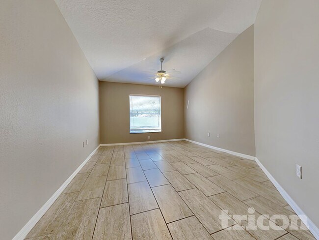 Foto del edificio - 4671 Sheringham Ct