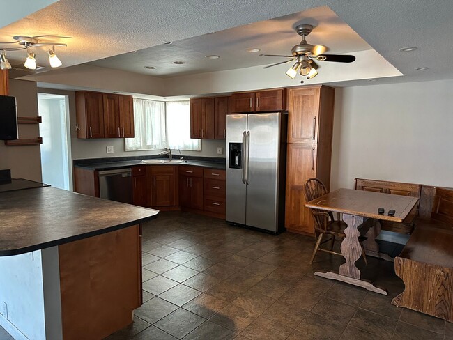 Building Photo - Coming Soon! 4 Bedroom 3.5 Bathroom in Tempe