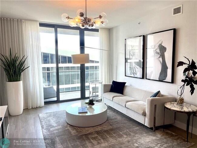 Foto del edificio - 2960 NE 207th St