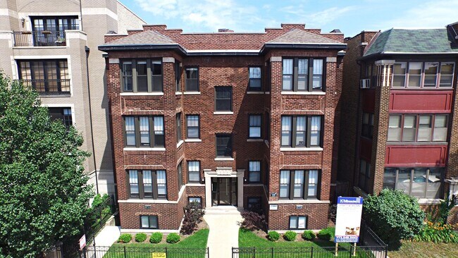 Foto del edificio - 3707 N Wilton Ave