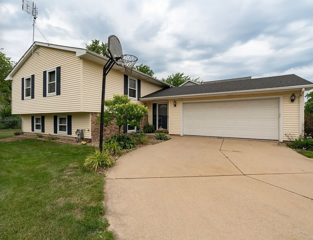 Delantero (primavera/verano) - 1411 Chadwick Dr