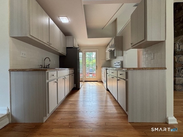 Foto del edificio - 104 Comstock Hill Ave