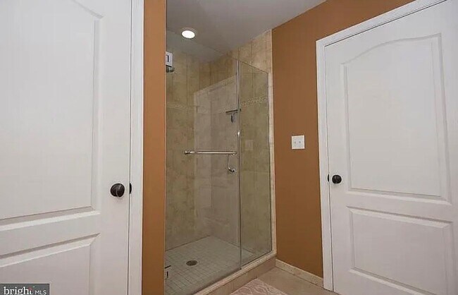 Foto del edificio - 9 Wharton Dr