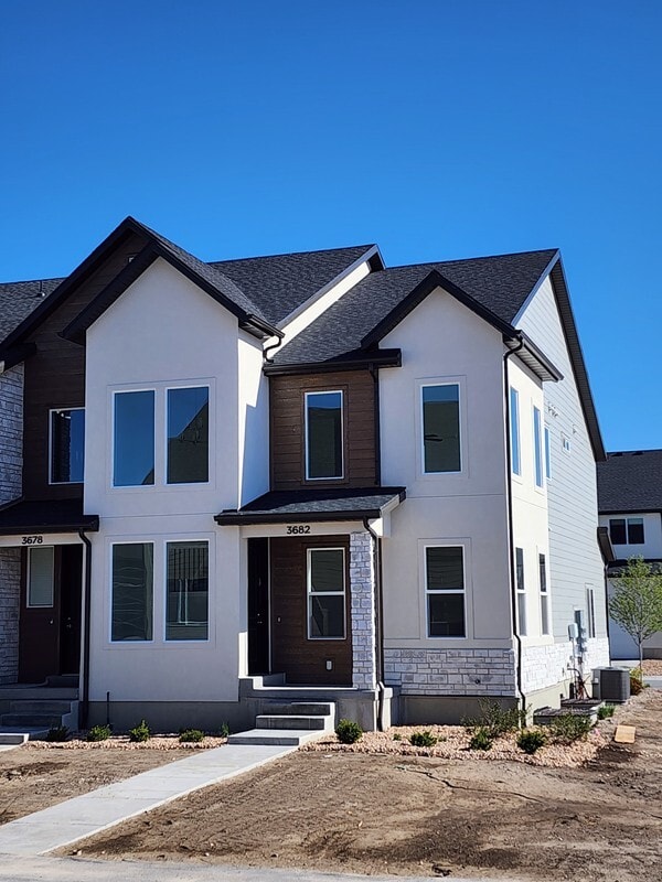 Building Photo - 3682 970 N