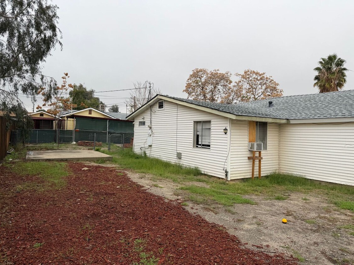 Foto del edificio - 2 bed 1 bath in Taft!