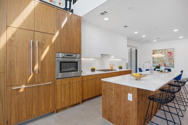 Building Photo - 480A Starlight Village Unit