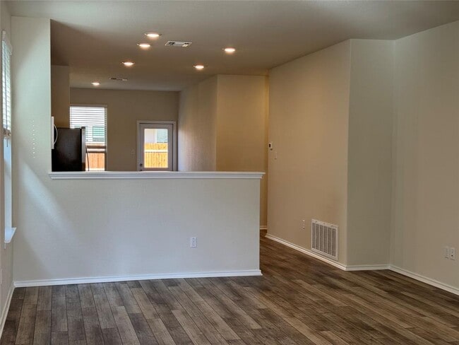 Building Photo - 86 Pacific Loon St