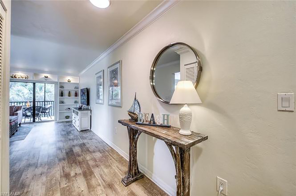 Hallway Entrance - 5400 Plantation Rd