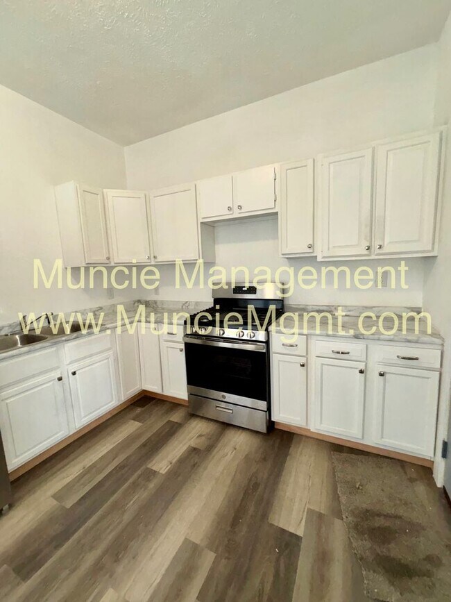 Building Photo - 500 N Alameda Ave