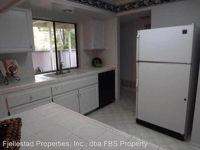 Building Photo - 3 br, 2.5 bath House - 7932 Playmor Terrace