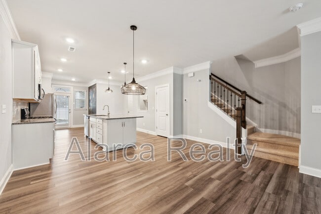Building Photo - 113 Synandra Dr