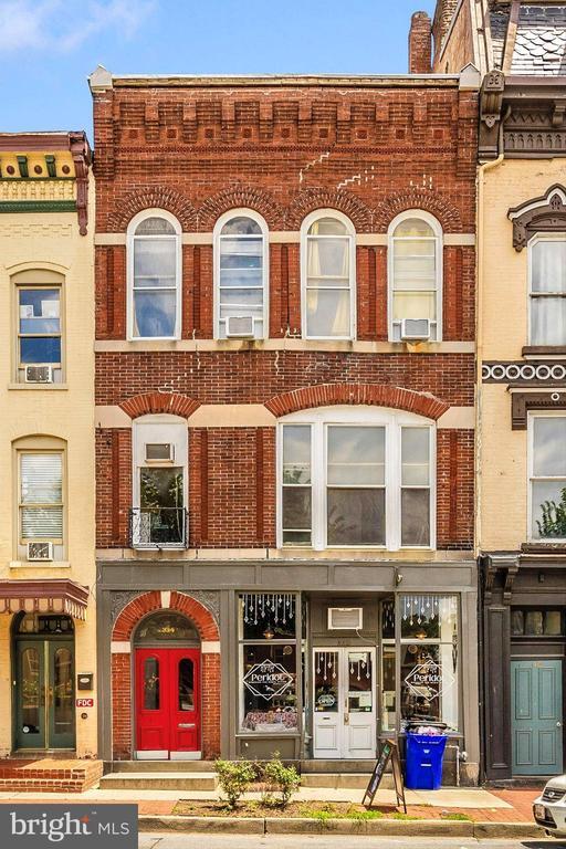 Building Photo - 334 N Market St