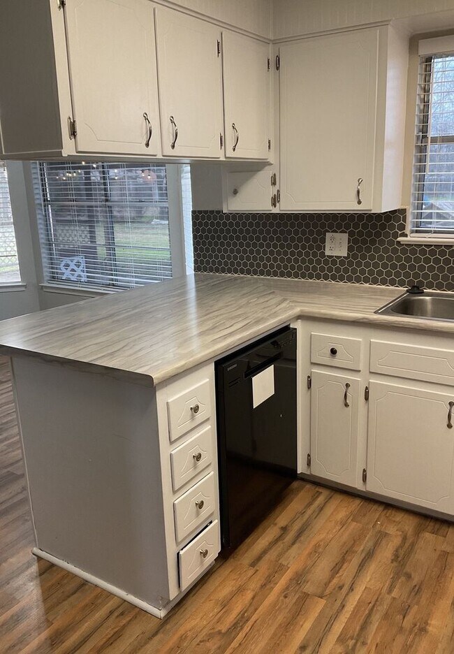 Foto del edificio - COMING SOON!