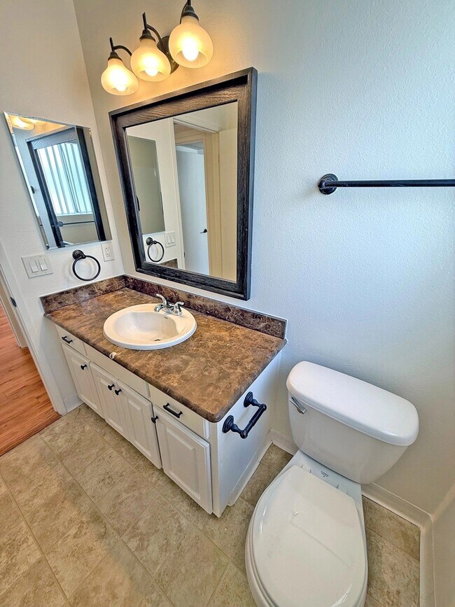 Foto del edificio - 5000 Whitsett Ave