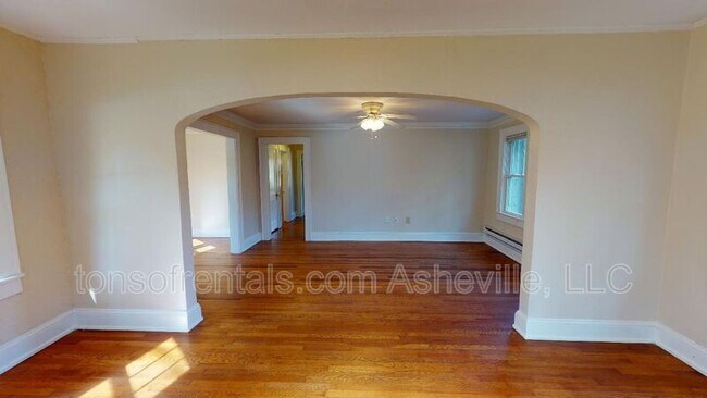 Building Photo - 3 Gables Pl