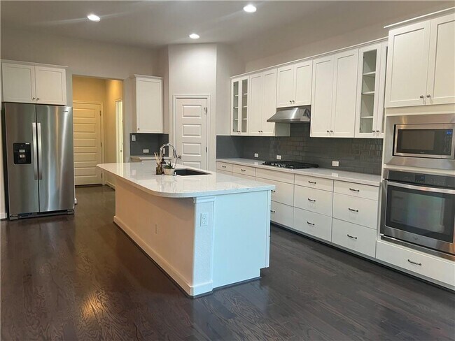 Building Photo - 8309 Evelina Trail